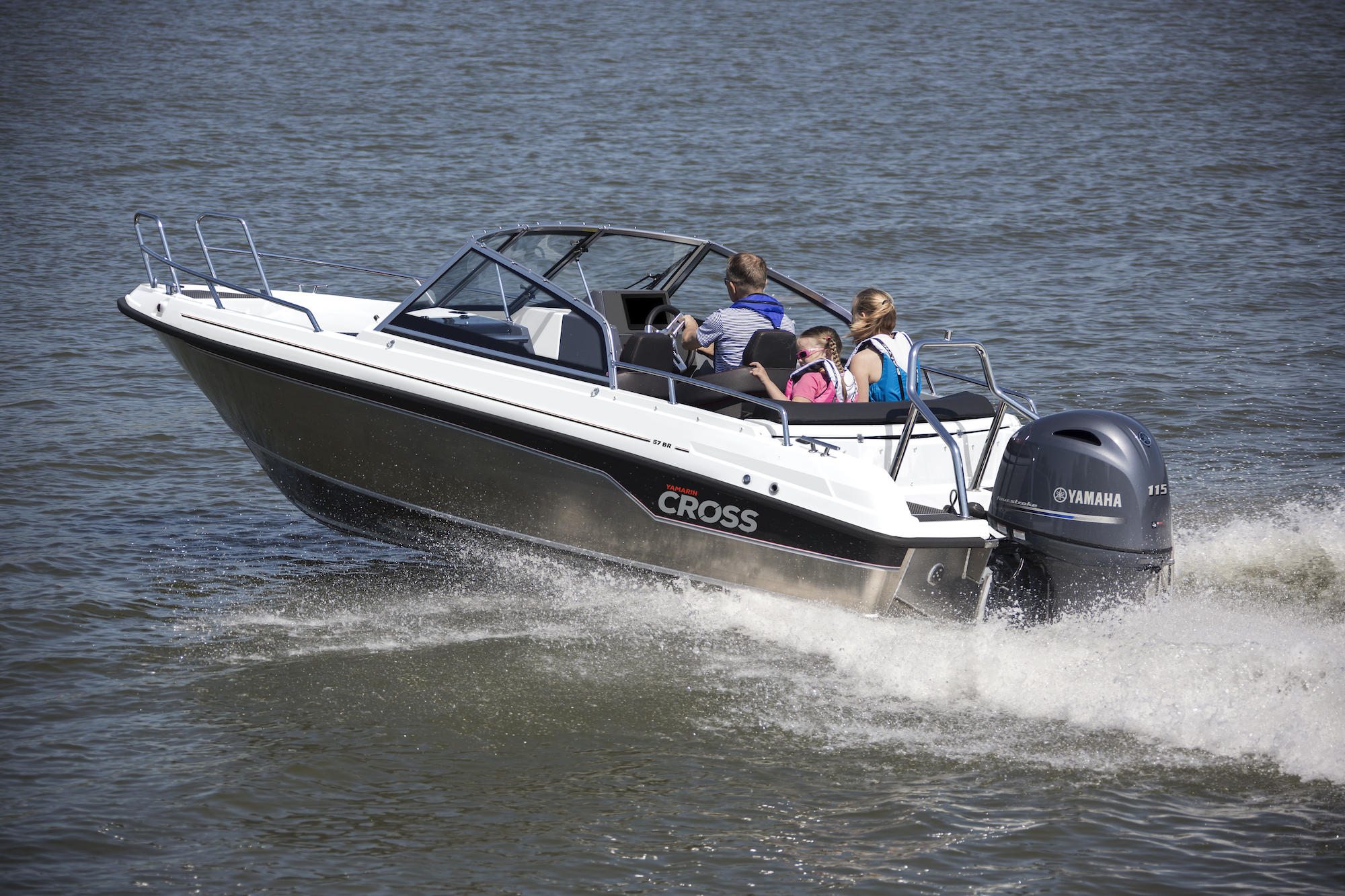 Yamarin Cross 57 BR will be shown at the Düsseldorf Boat Show 2020