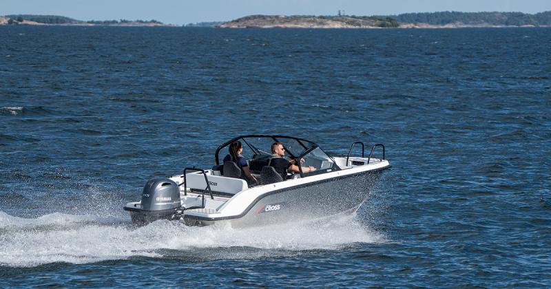 Cross 55 BR med två personer