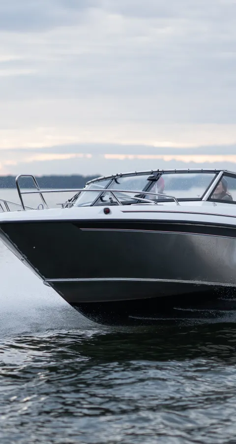 Aluminium boat Cross 64 Bow Rider