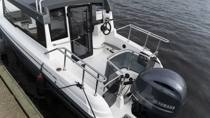 Cross 60 Cabin layout