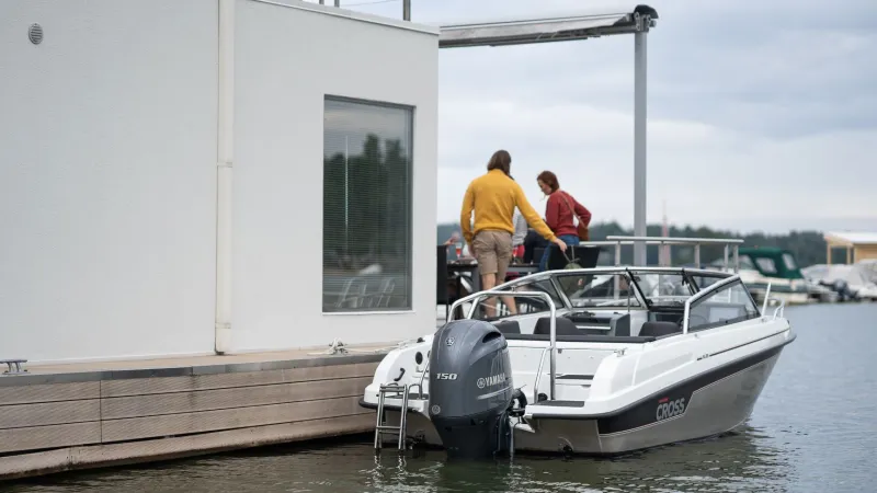 Cross 64BR with Yamaha F150 engine