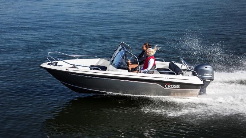 Cross 49 BR provides comfort with separate seats