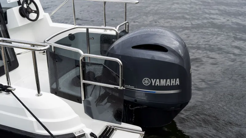 Cross 60 Cabin with Yamaha F150 engine