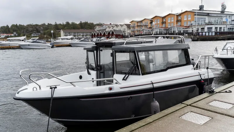 Cross 60 Cabin