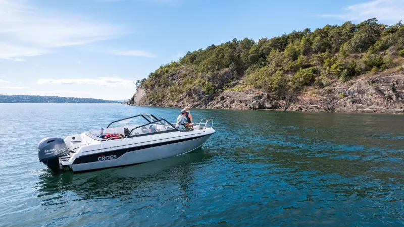 Yamarin Cross 62 BR fishing on a summer day